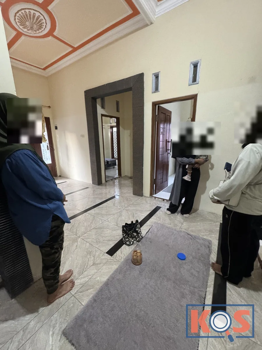 Suasana di dalam rumah saat survei
